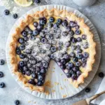 Blaubeer-Tarte mit Vanille-Schmand und Streuseln
